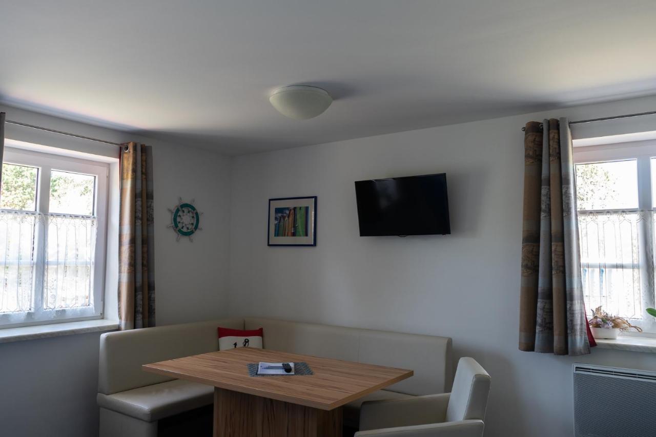 Apartments Im Soessaarep'S Hues Нибел Екстериор снимка